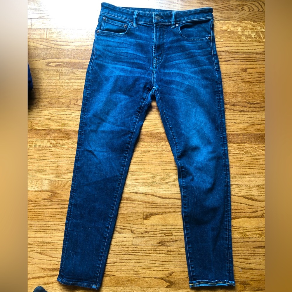 American Eagle men’s jeans